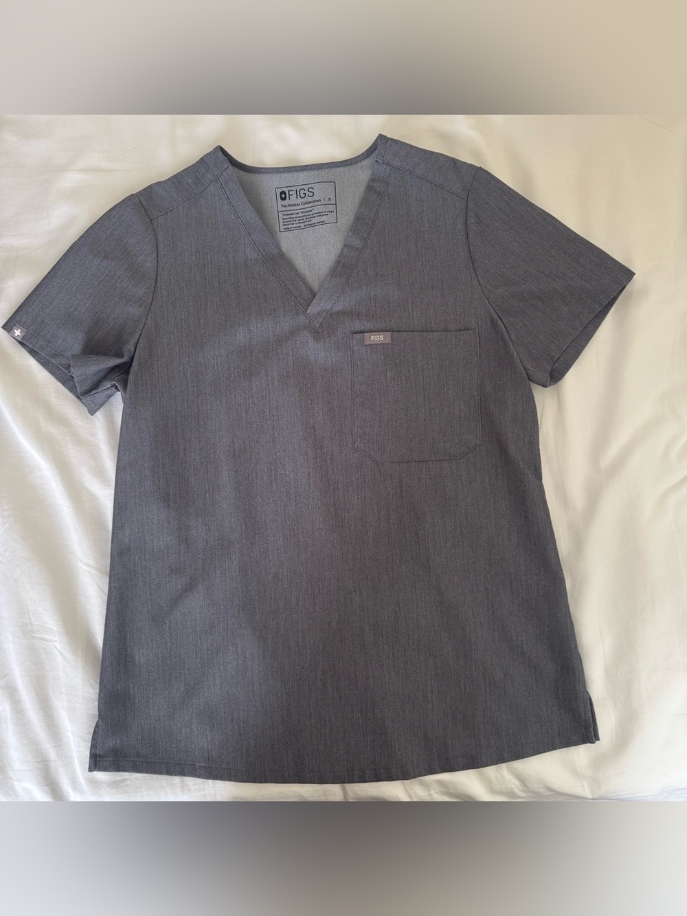 NWOT FIGS Catarina scrub top - heather grey